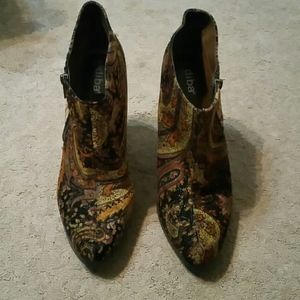 Diba earth-tone ankle boots